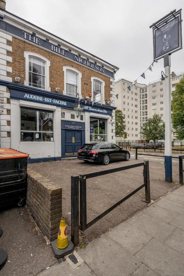 The Bill Nicholson Pub Hotel London Exterior photo